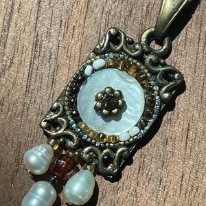 Vintage 1970s hippie-chic boho necklace